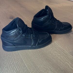 Nike Air Force 1 Mid Top Sneakers Kids size 4